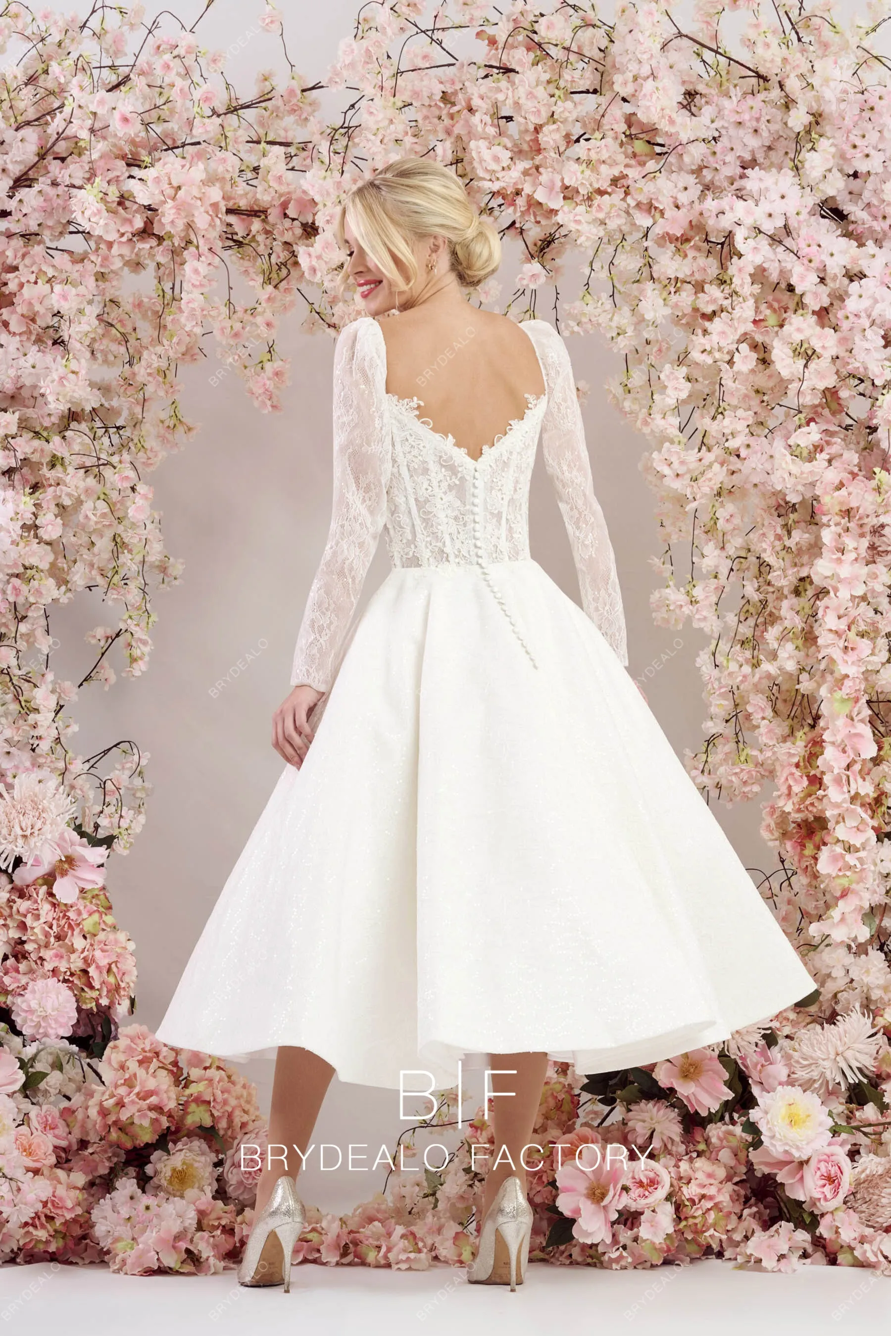 Elegant Tea-Length Lace Wedding Dress with Pouf Sleeves