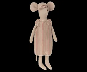 Medium mouse, Nightgown