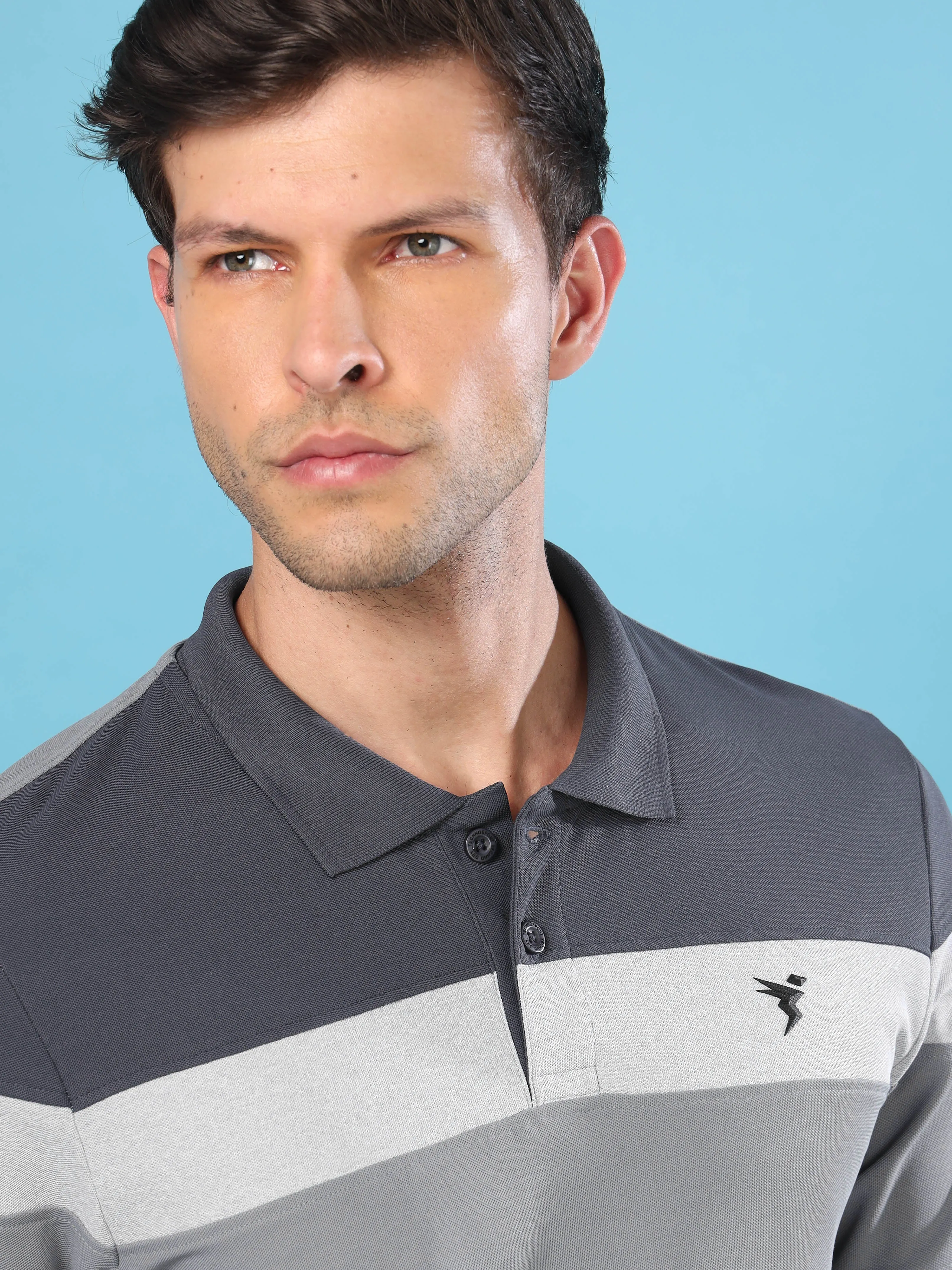 Men Colorblock Slim Fit Polo T-shirt with MATPIQ